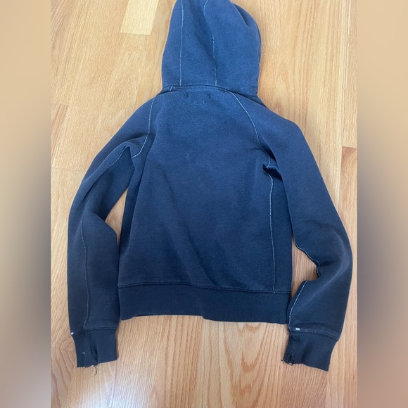 TNA hoodie that is discontinued now - Picture 6 of 6